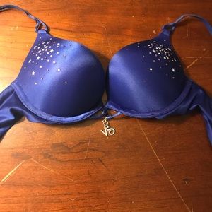 Victoria’s Secret Miraculous plunge bra!